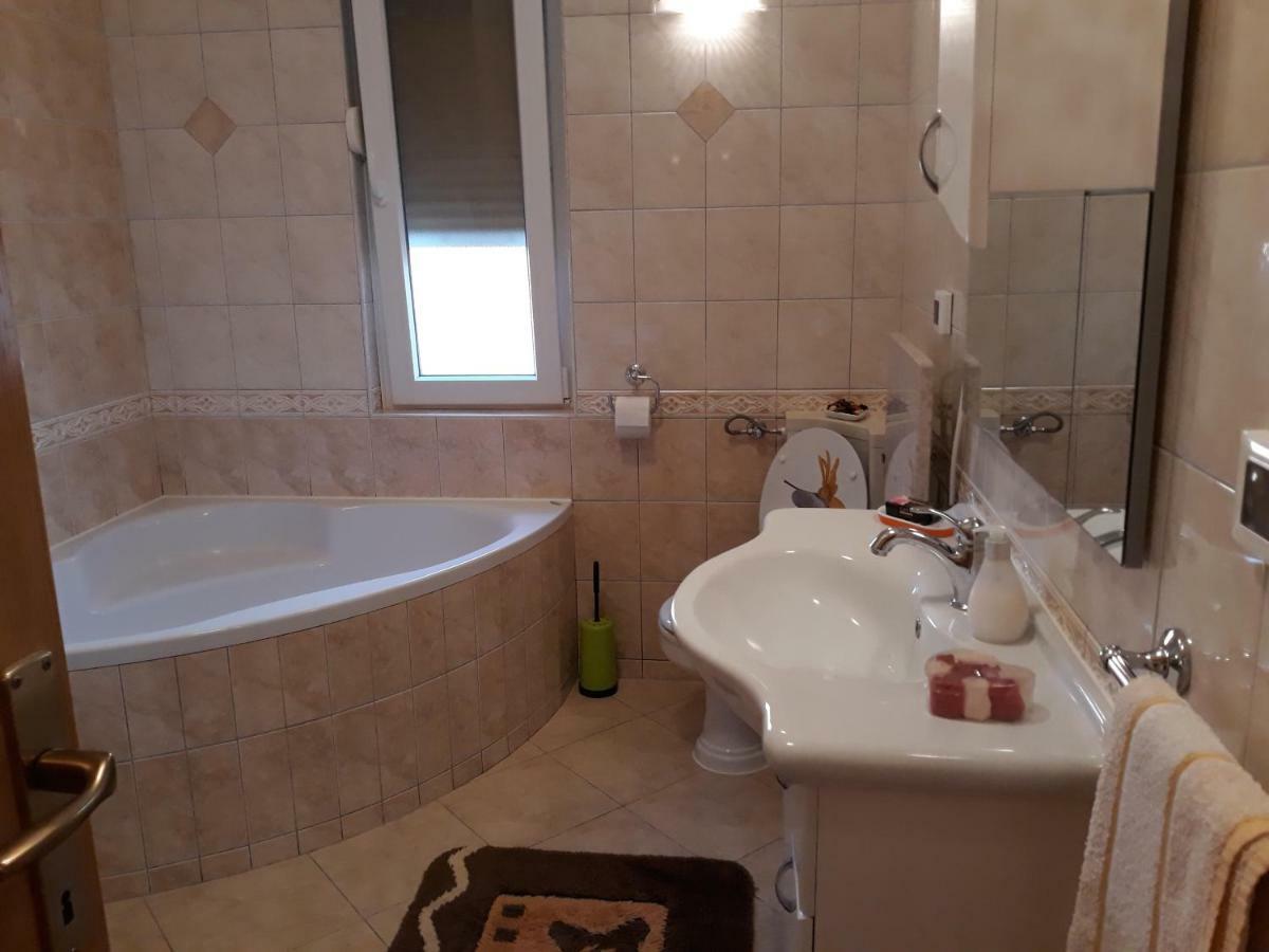 Apartment Matea Rovinj Exterior foto